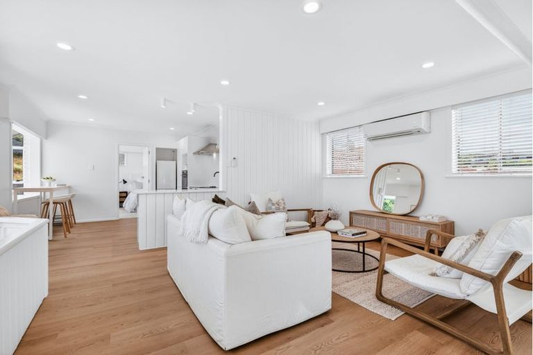 Photo of property in 1 Winston Street, Acacia Bay, Taupo, 3330