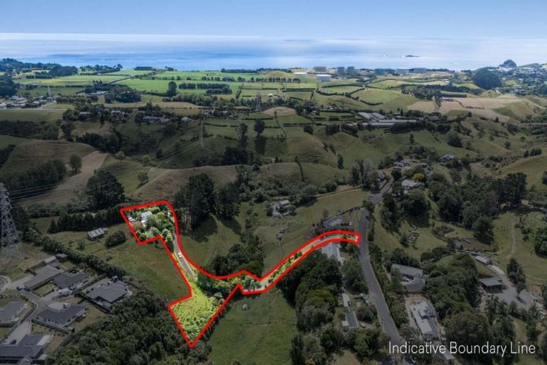 Photo of property in 21 Pararewa Drive, Whalers Gate, New Plymouth, 4310