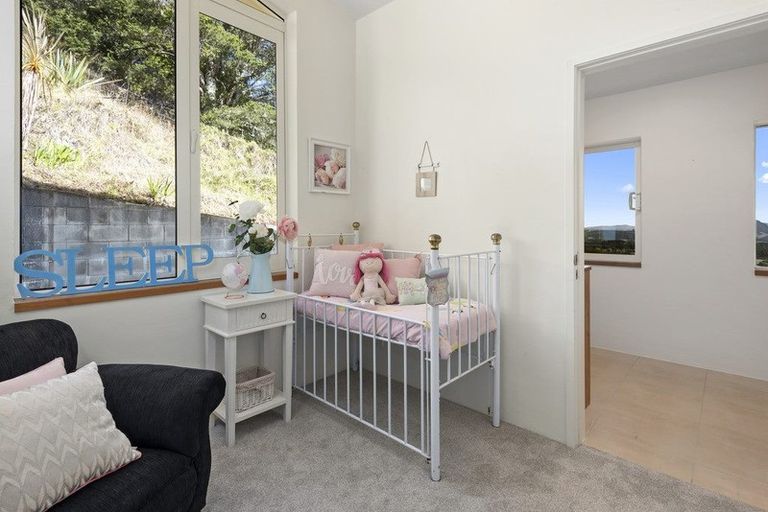 Photo of property in 34 Nova Way, Kauri, 0185