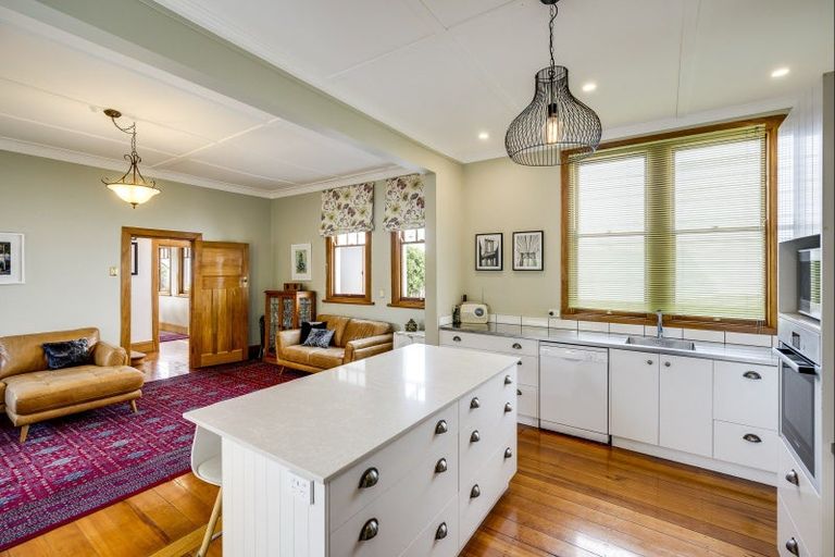 Photo of property in 11a Colenso Avenue, Hospital Hill, Napier, 4110