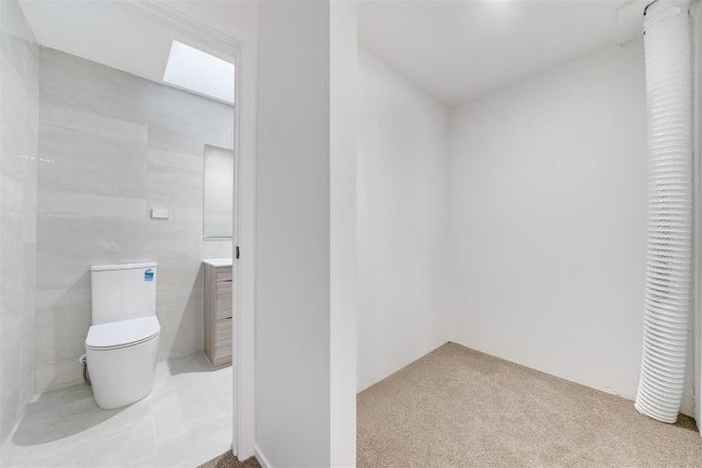 Photo of property in 25 Stitchbird Crescent, Papakura, 2110