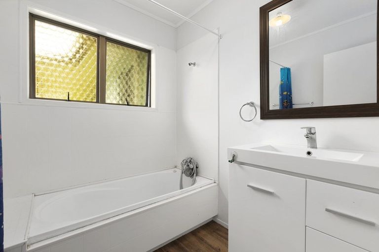 Photo of property in 11 Corinna Street, Welcome Bay, Tauranga, 3112