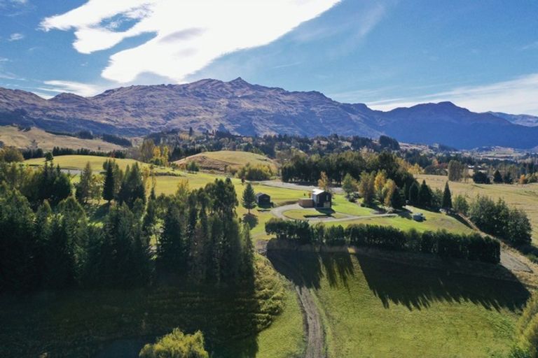 Photo of property in 62 Fitzpatrick Road, Dalefield, Queenstown, 9371