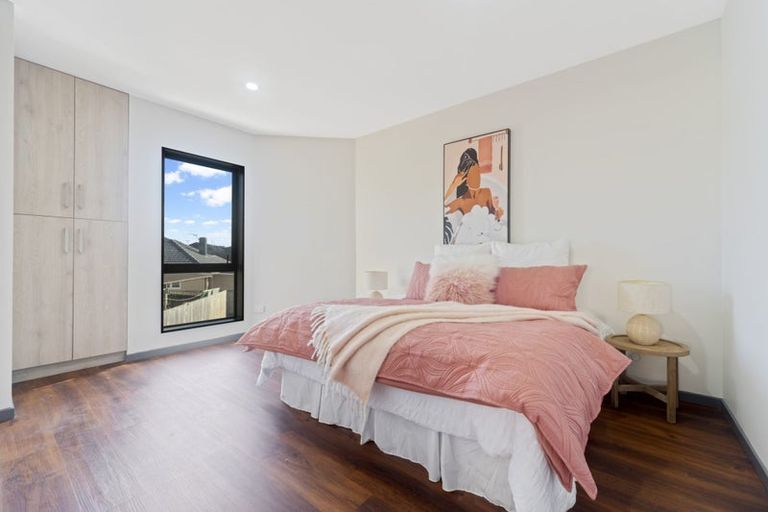 Photo of property in 12c Hill Crescent, New Lynn, Auckland, 0600