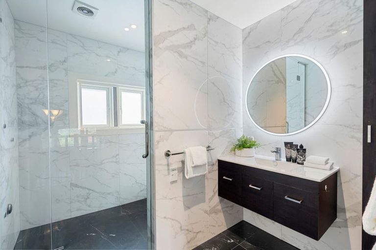 Photo of property in 7 Marine Terrace, Bayswater, Auckland, 0622