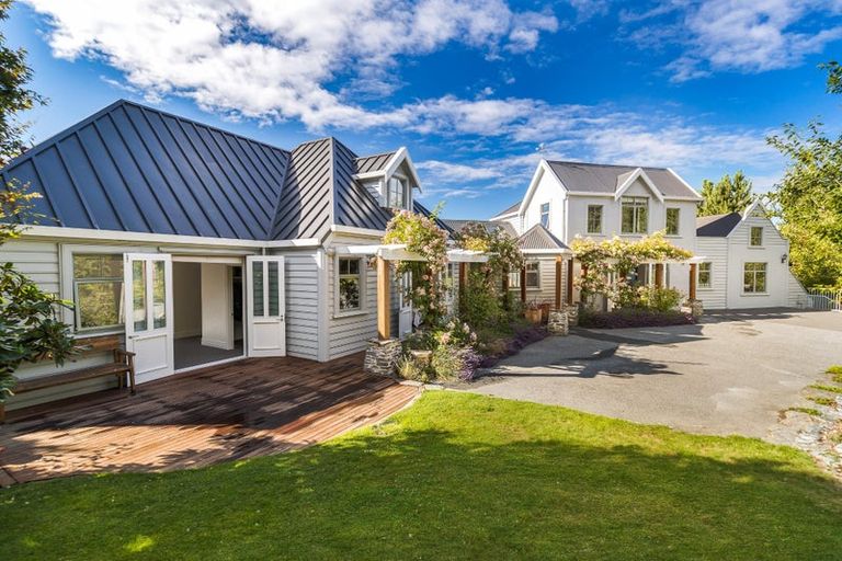 Photo of property in 15 Summit Lane, Ben Lomond, Queenstown, 9371