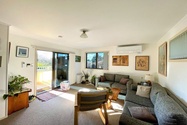 Photo of property in 14 Panzic Place, Glen Eden, Auckland, 0602