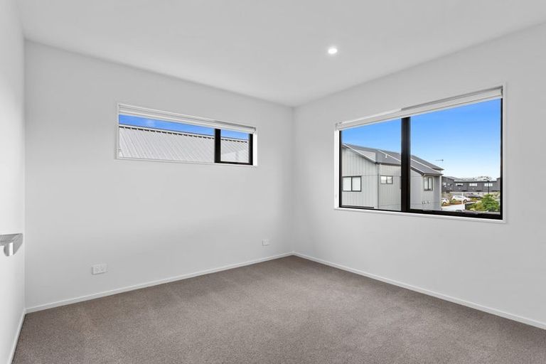 Photo of property in 17 Park Green Avenue, Rosehill, Papakura, 2113