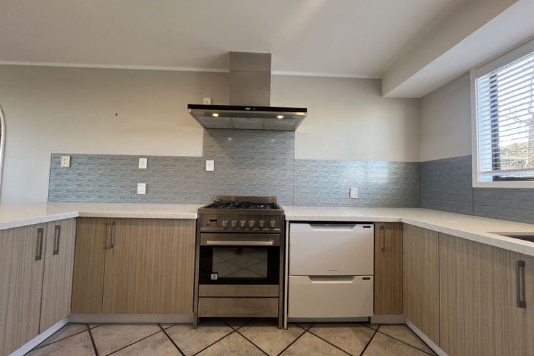 Photo of property in 18 Deodar Place, Totara Heights, Auckland, 2105