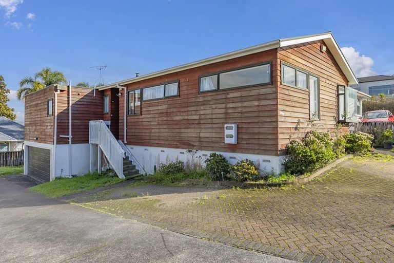 Photo of property in 1/410 Glenfield Road, Glenfield, Auckland, 0629