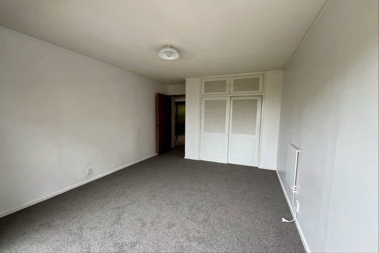 Photo of property in 18 Wade River Road, Stanmore Bay, Whangaparaoa, 0932