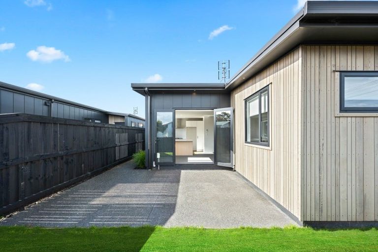 Photo of property in 2/5 Mears Road, Saint Andrews, Hamilton, 3200