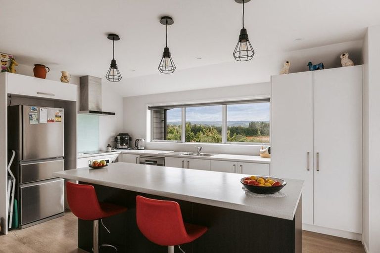 Photo of property in 14 Anglers Way, Omokoroa, 3114