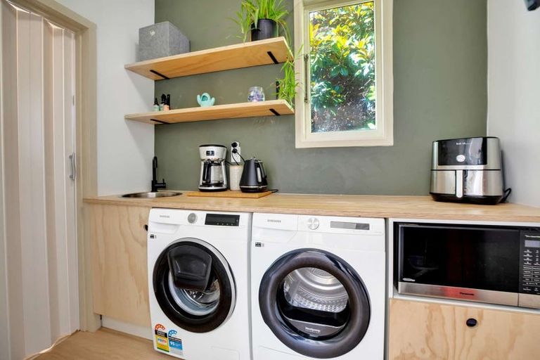 Photo of property in 14 Queens Avenue, Waikuku Beach, 7402