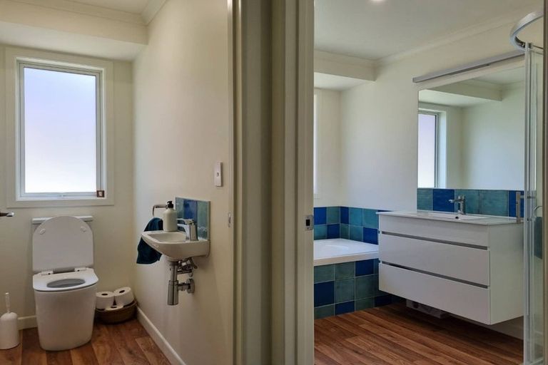 Photo of property in 3 Kapurau Lane, Merrilands, New Plymouth, 4312