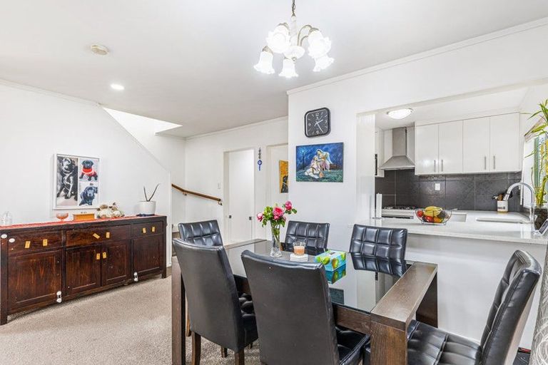 Photo of property in 1/28 Harrington Road, Henderson, Auckland, 0610