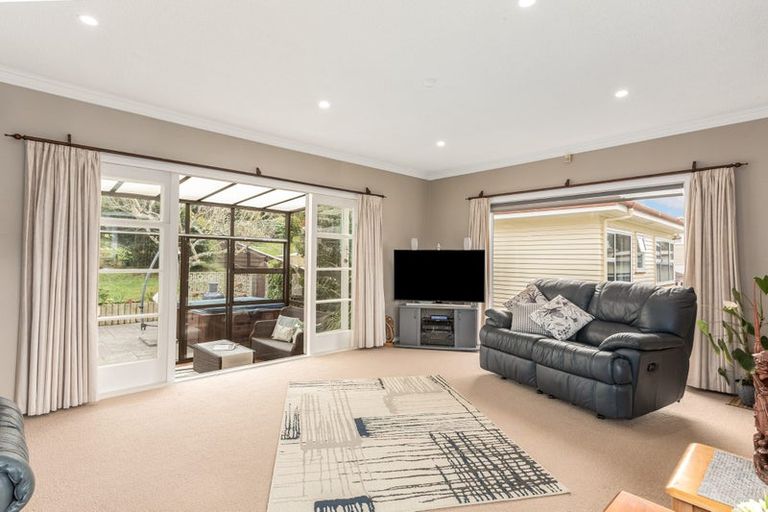 Photo of property in 351 Main Road, Tawa, Wellington, 5028