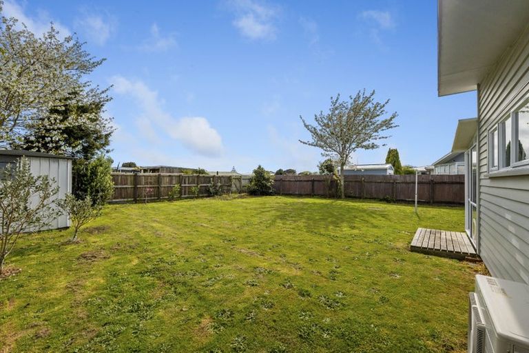 Photo of property in 5 Ngaio Place, Hawera, 4610