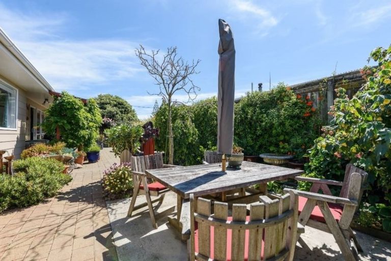 Photo of property in 7 Hodgkins Road, Waikanae Beach, Waikanae, 5036