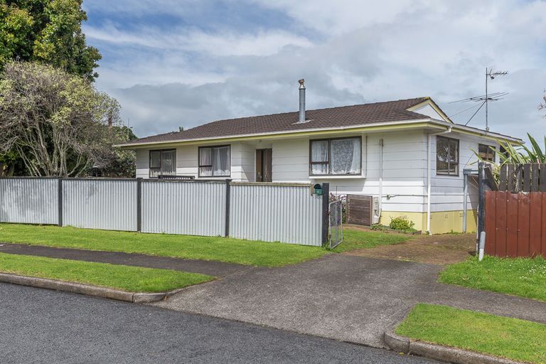 Photo of property in 4 Antalya Place, Manurewa, Auckland, 2102