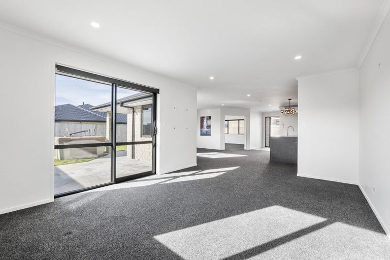 Photo of property in 3/48a Celia Street, Stratford, 4332