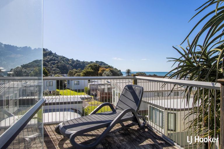 Photo of property in 28 Ocean View Road, Waihi Beach, 3611