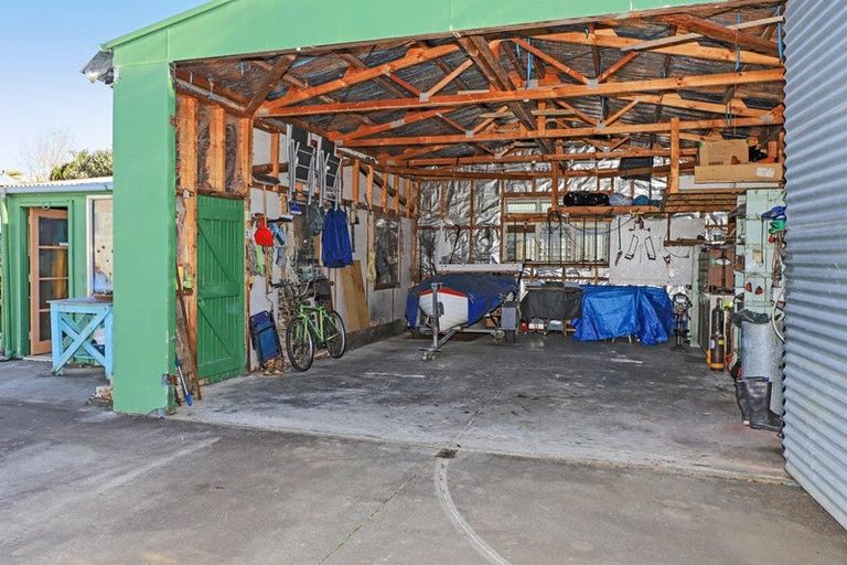 Photo of property in 1422 Karamu Road North, Mayfair, Hastings, 4122