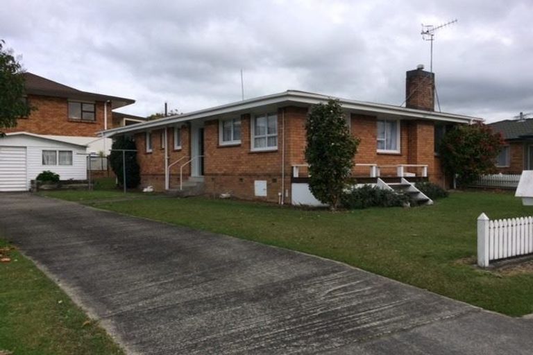Photo of property in 2 Garthwood Road, Hillcrest, Hamilton, 3216