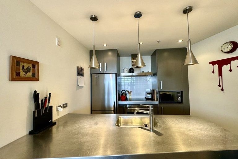 Photo of property in Portal Apartments, 8e/42 Cable Street, Te Aro, Wellington, 6011