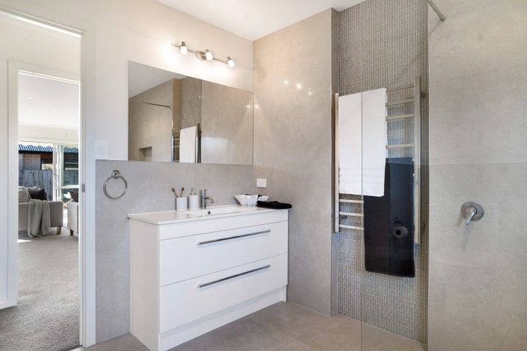 Photo of property in 45b Costley Street, Carterton, 5713