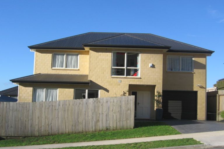 Photo of property in 39 Erlestoke Crescent, Churton Park, Wellington, 6037