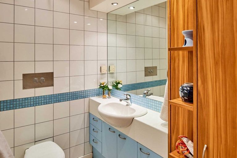 Photo of property in Rona House, 33 Rimu Street, Eastbourne, Lower Hutt, 5013