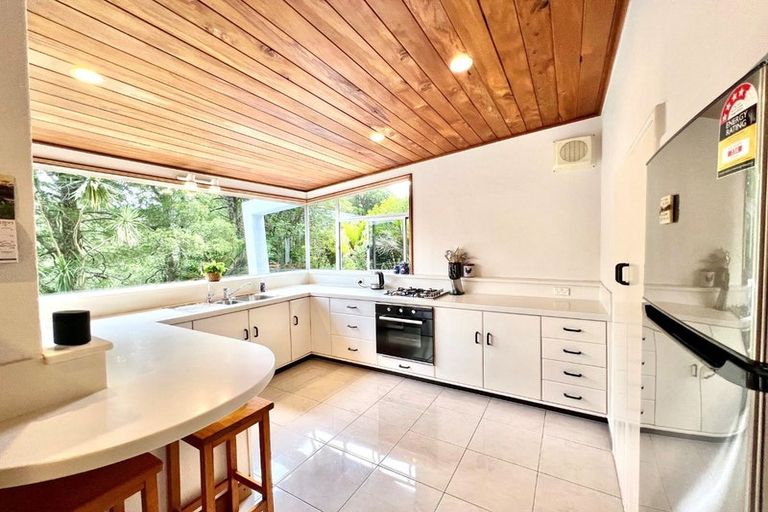 Photo of property in 14 Titirangi Beach Road, Titirangi, Auckland, 0604