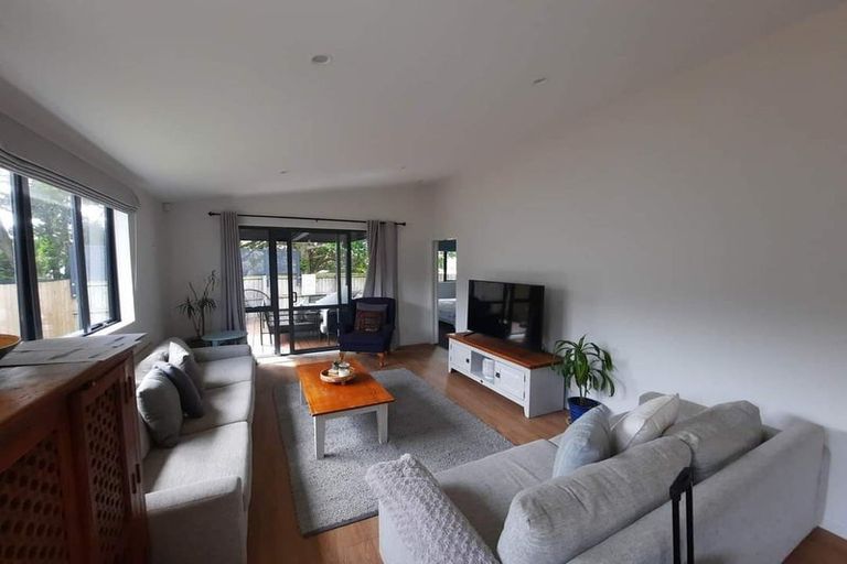 Photo of property in 10b Toatoa Place, Mangere Bridge, Auckland, 2022