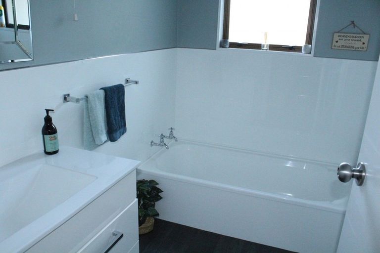 Photo of property in 135 Great North Road, Winton, 9720