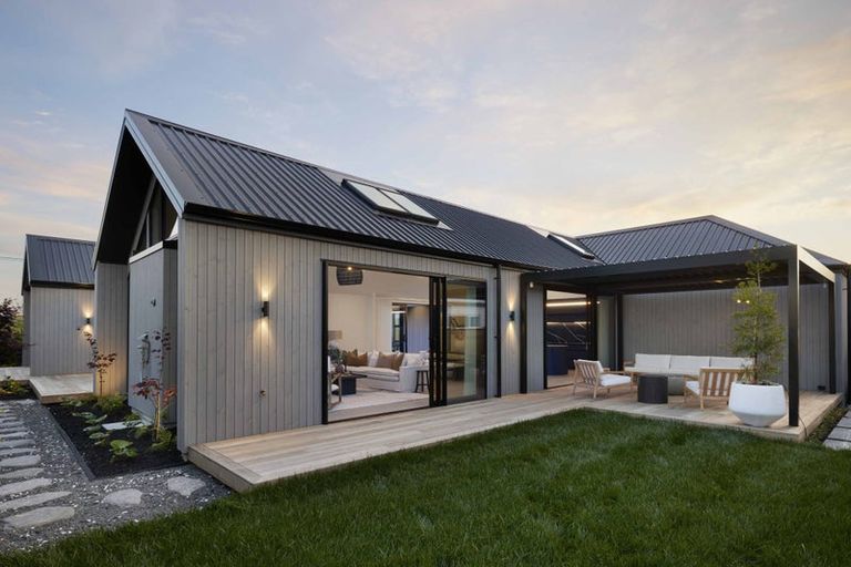 Photo of property in 2 Maeha Drive, Matakana, 0985