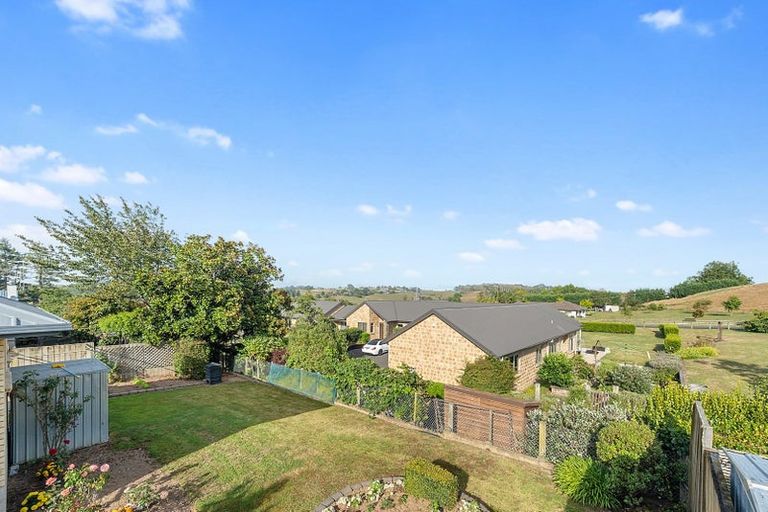 Photo of property in 2 Palm Grove Drive, Western Heights, Hamilton, 3200