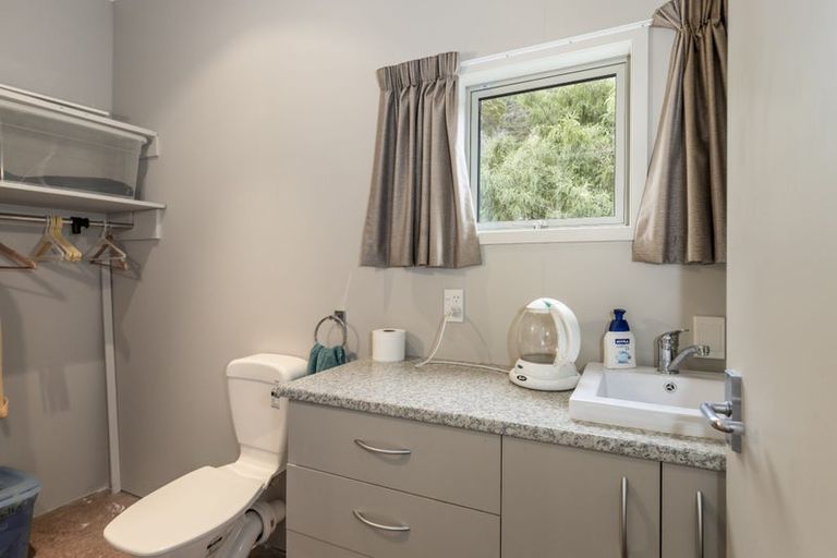 Photo of property in 19 Sandy Bay Road, Black Rock, Picton, 7282