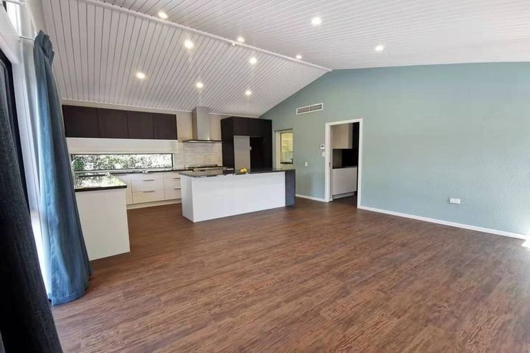 Photo of property in 89 Avonhead Road, Avonhead, Christchurch, 8042