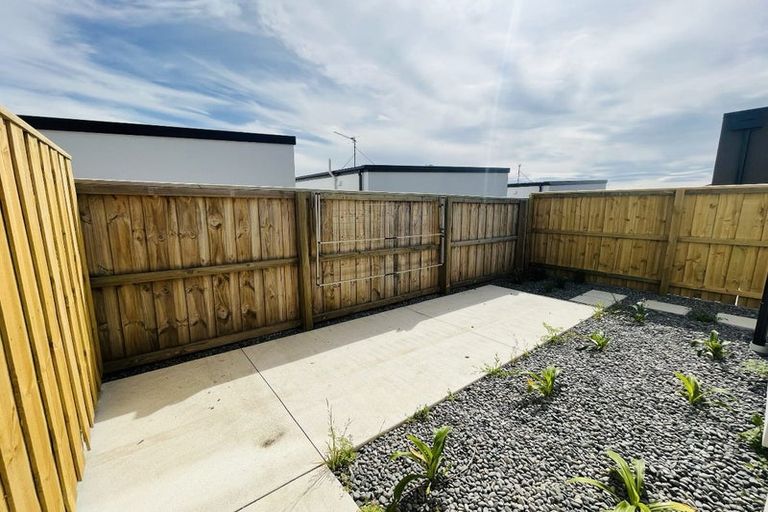 Photo of property in 10/6 Skibbereen Drive, Halswell, Christchurch, 8025