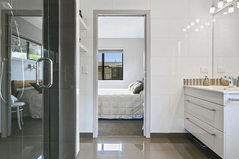 Photo of property in 15 Moa Lane, Richmond Heights, Taupo, 3330