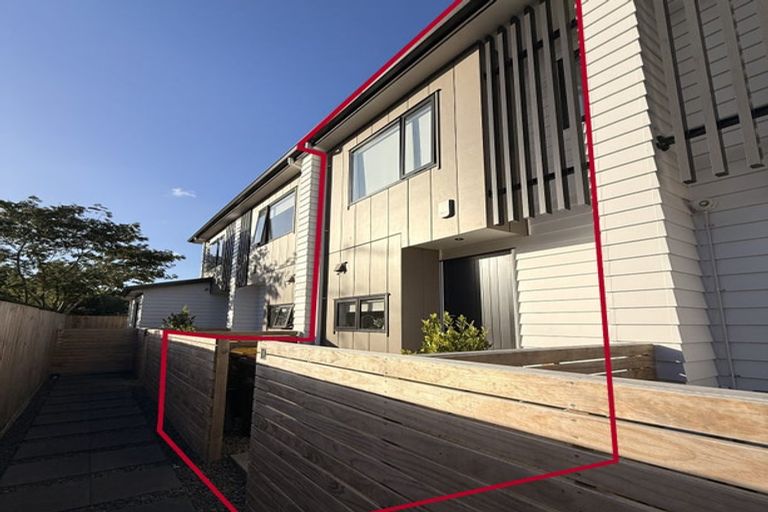 Photo of property in 47d Northcote Road, Hillcrest, Auckland, 0627