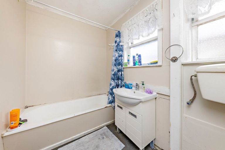 Photo of property in 6 Fisher Crescent, Otara, Auckland, 2023