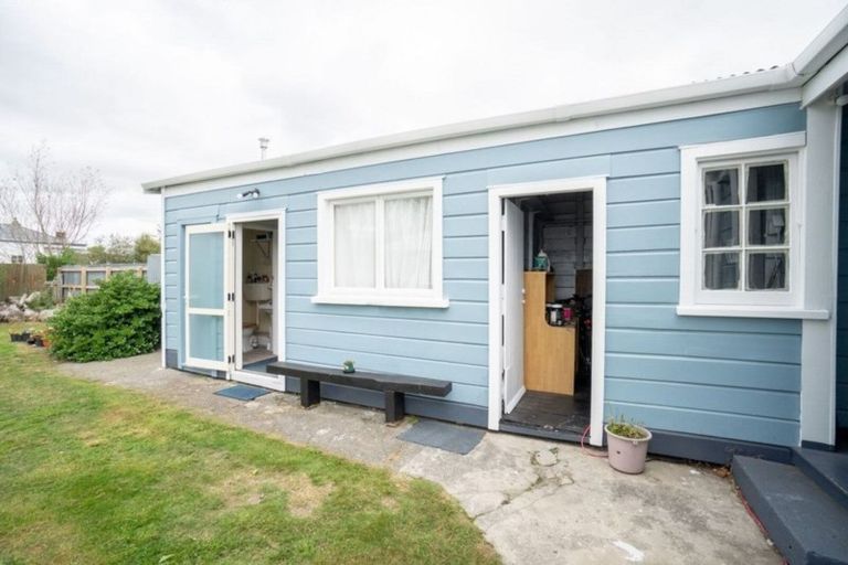 Photo of property in 35 Waldegrave Street, Palmerston North, 4410