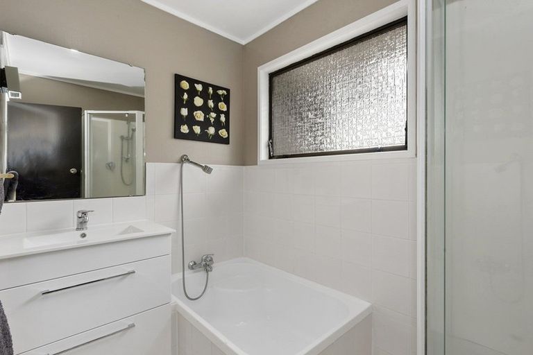 Photo of property in 27 Cypress Crescent, Pukete, Hamilton, 3200