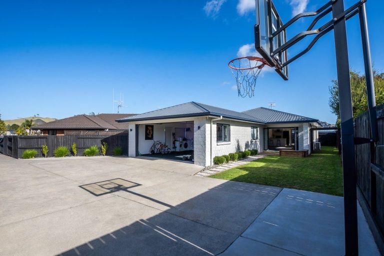 Photo of property in 98 Twin Oak Avenue, Papamoa Beach, Papamoa, 3118