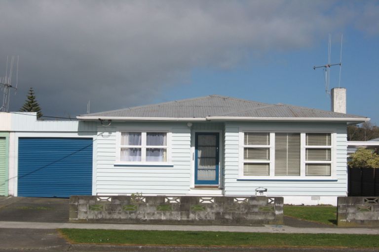 Photo of property in 32 Liverpool Street, Levin, 5510