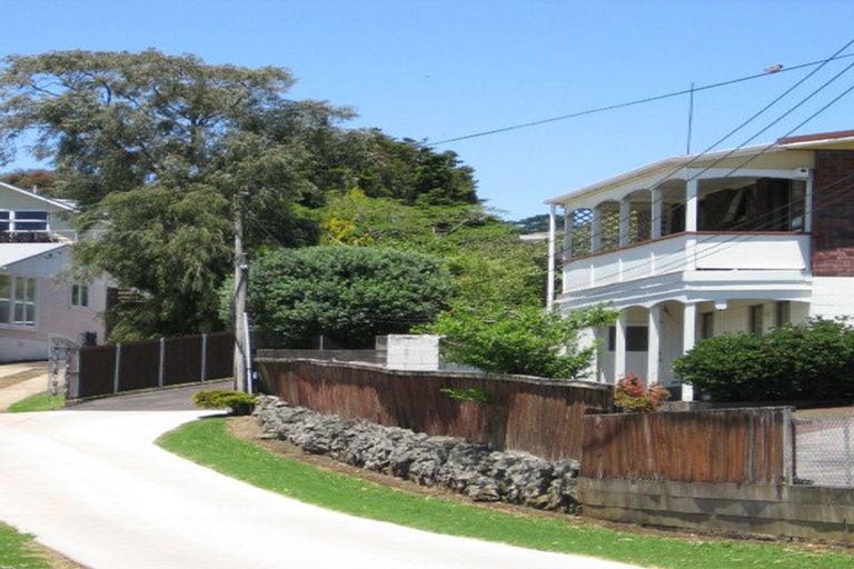 Photo of property in 11a Kiwi Esplanade, Mangere Bridge, Auckland, 2022