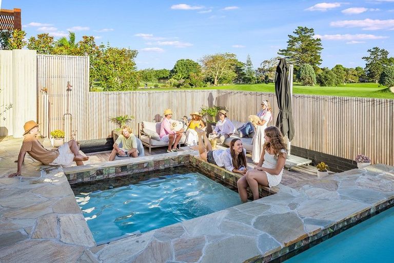 Photo of property in 210 Oceanbeach Road, Mount Maunganui, 3116