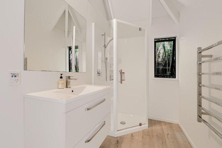 Photo of property in 5 Florence Place, Hahei, Whitianga, 3591